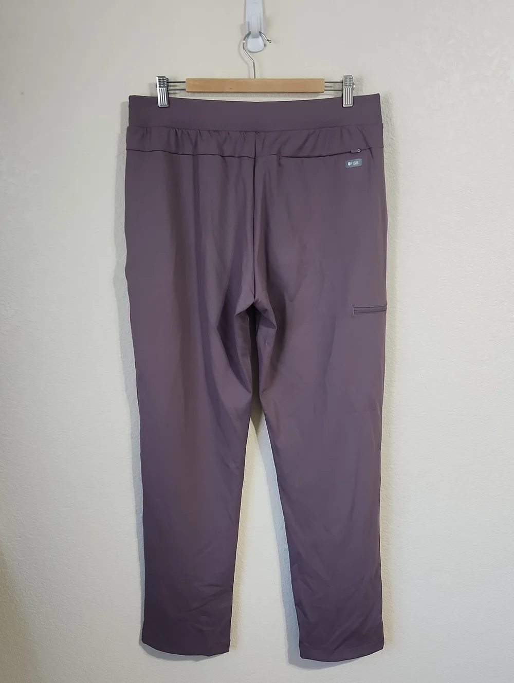 New Figs Men's Norris Straight-Leg Scrub Pant in Plum Size XLT (Retired color)